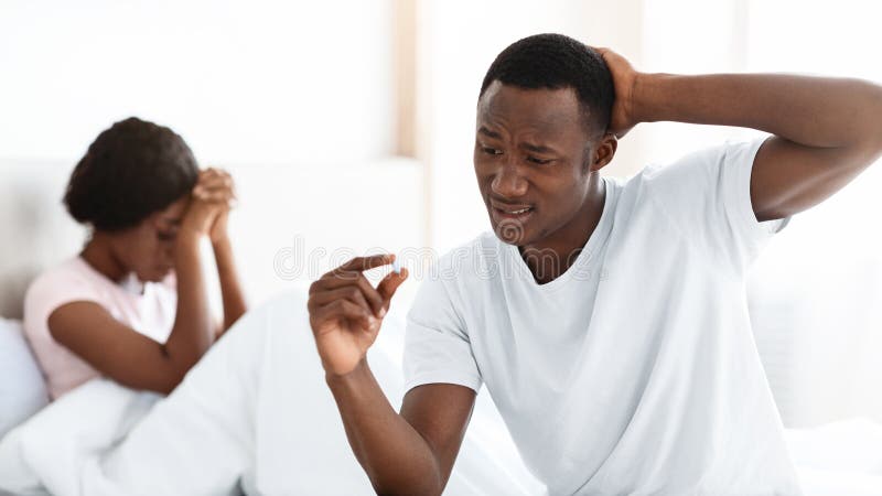 Homem preocupado com o seu desempenho